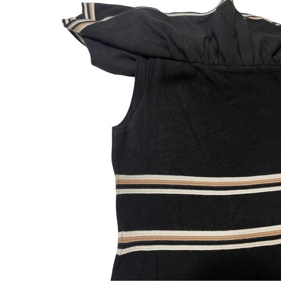 💥SALE💥WHBM OFF-SHOULDER RUFFLE KNIT TOP SZ MED - Picture 3 of 6